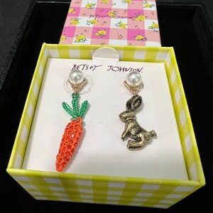 Betsey Johnson Orange Carrot and Gold Bunny Earrings